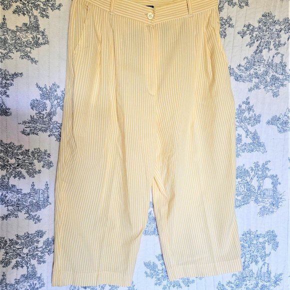 Size M to L Vintage 1990s Koret Striped Seersucker Capri Pants - Picture 2 of 8